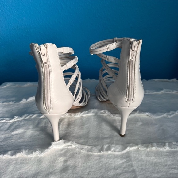 BCBG Heels Sandals 7.5 New Year’s Eve shoes white - Picture 5 of 7